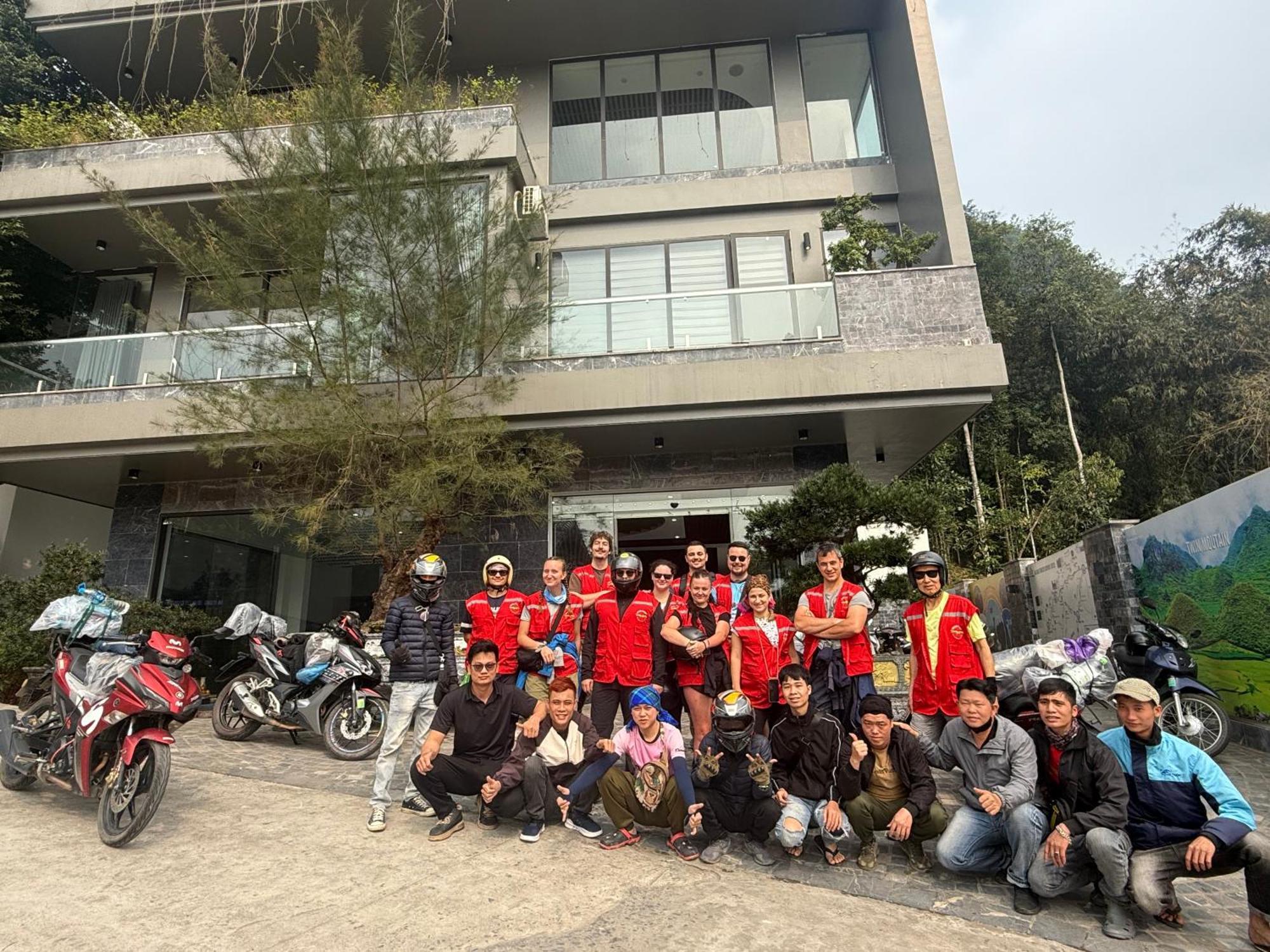 Lotus Premium Lodge - Lotus Group Tours Ha Giang Esterno foto